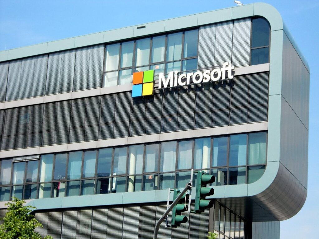 Chinese Groups Hack Into Microsoft servers